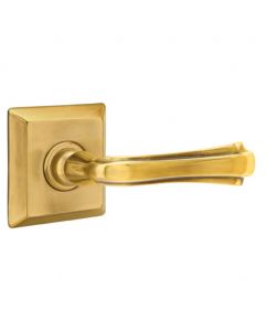 Wembley Lever with Quincy Rosette